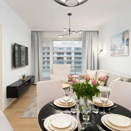 아파트 Polanki Aqua - Family Pool & Wellness 코워브제크